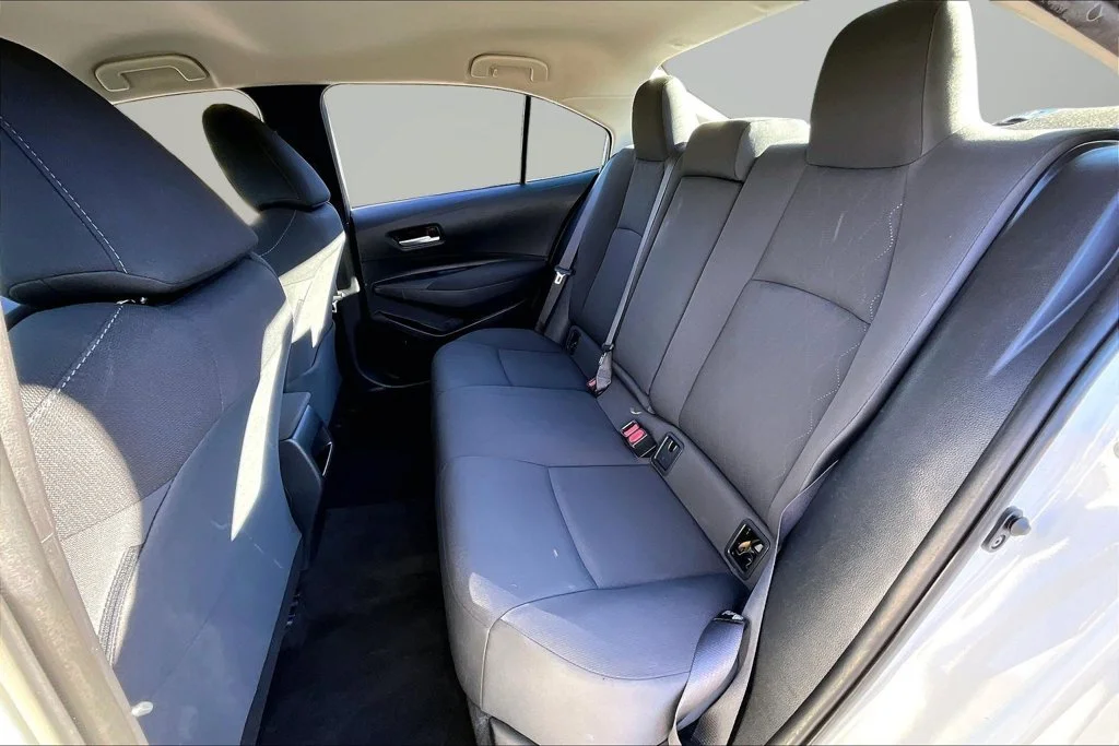 Used 2020 White Toyota LE image 26