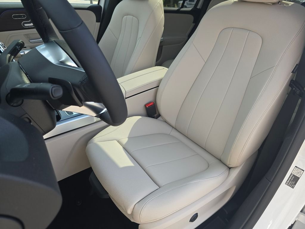 New 2026 Polar White Mercedes-Benz GLB 250 image 23