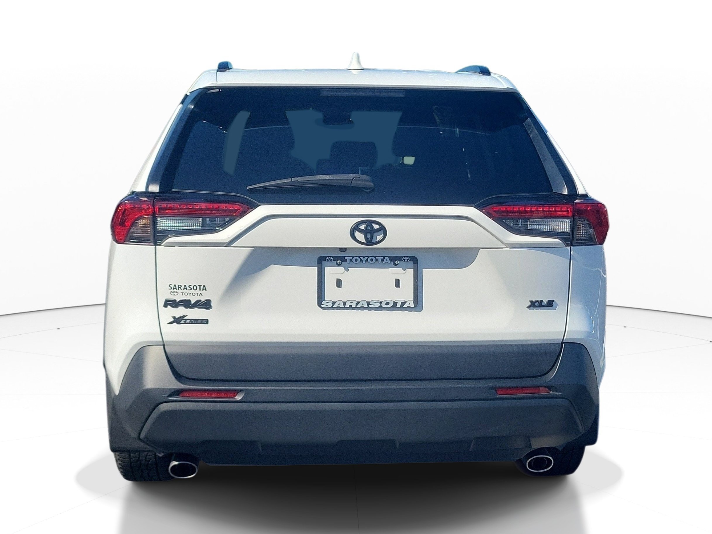 Used 2024 Ice Toyota XLE image 4