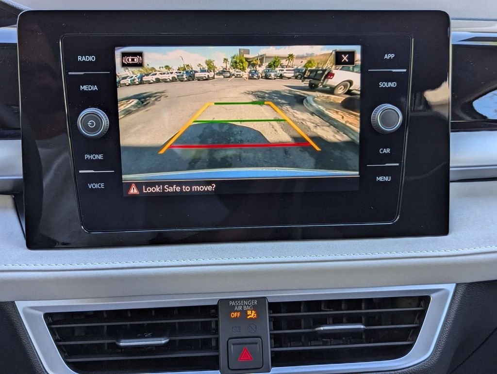2025 Volkswagen Taos SE - Photo 12