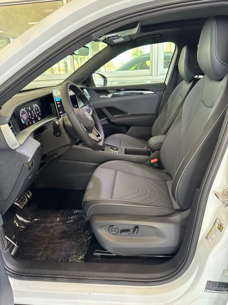 New 2026 White/off-white Volkswagen 2.0T SE R-Line Black image 10