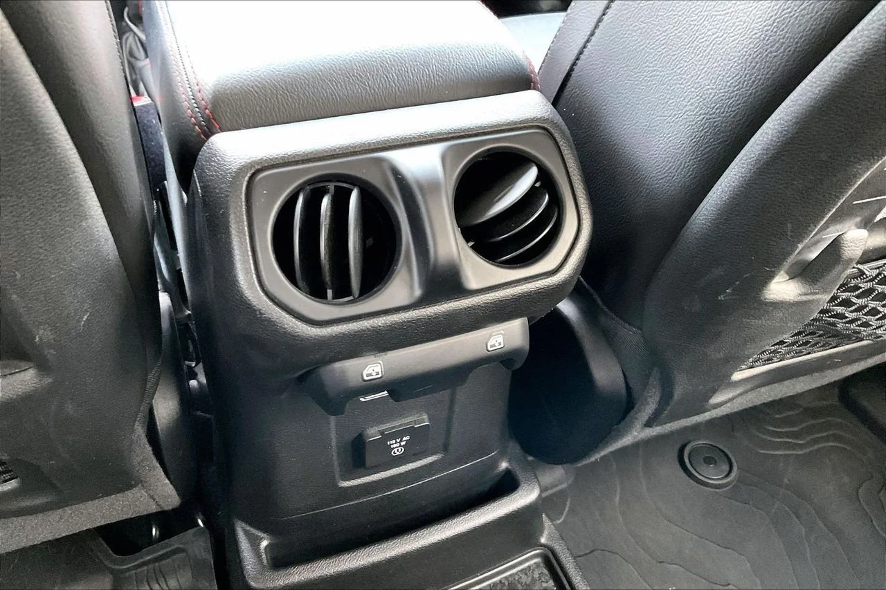 Used 2018 White Jeep Rubicon image 16