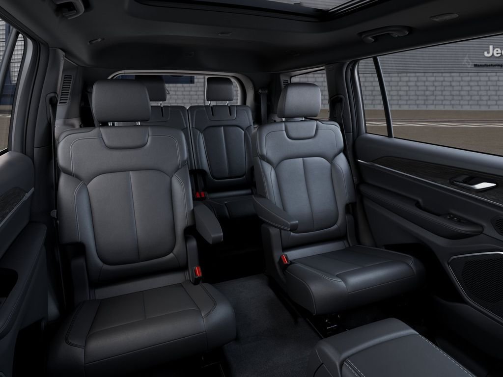 New 2026 Bright White Clear-Coat Exterior Paint Jeep Limited image 15