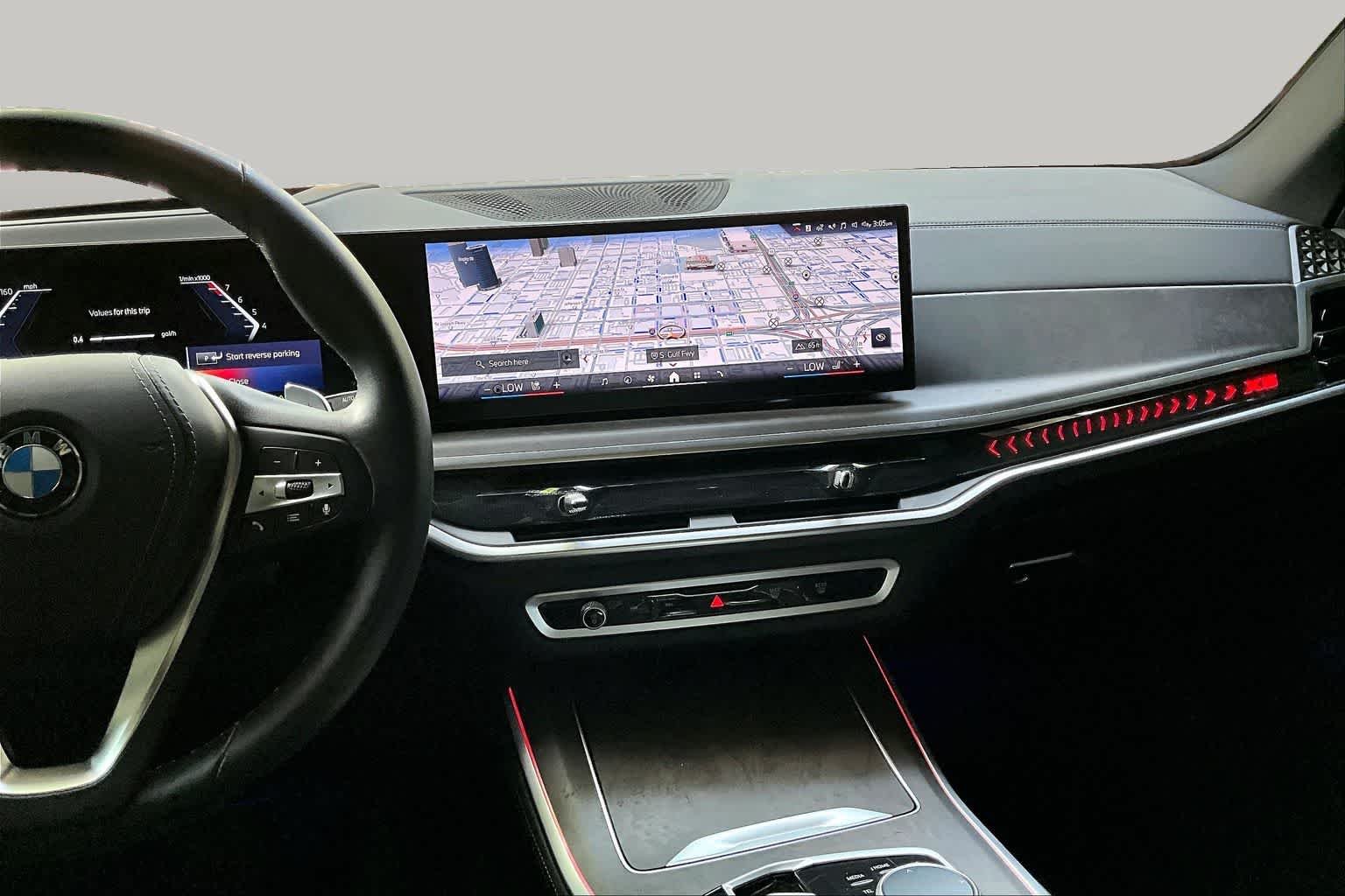 Used 2025 Mineral White Metallic BMW sDrive40i image 6
