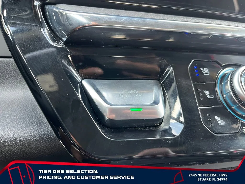 Used 2025 Summit White GMC Denali image 28