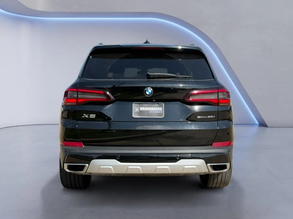 Used 2022 Jet Black BMW sDrive40i image 5