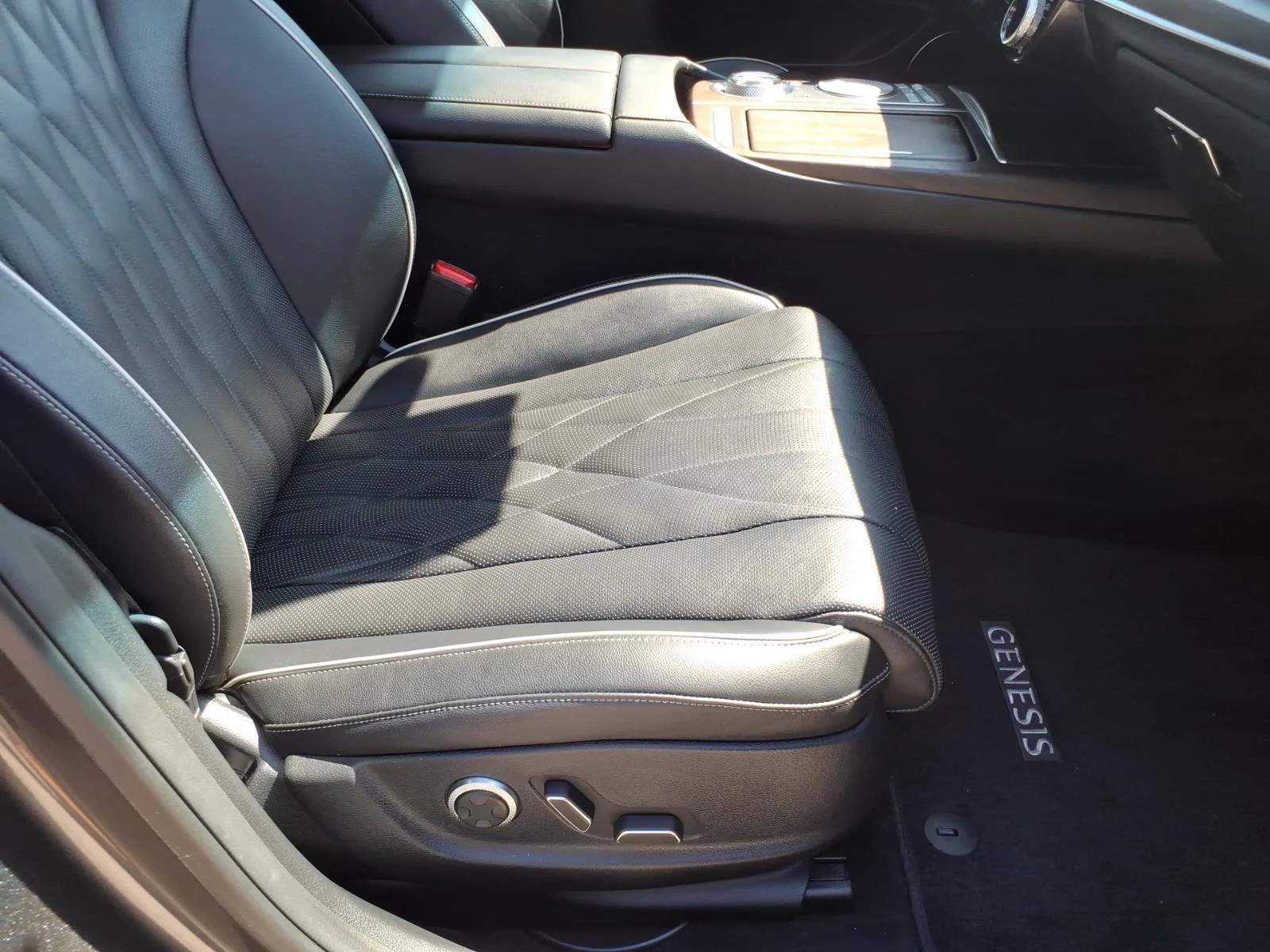 Used 2021 Himalayan Gray Genesis 3.5T image 20