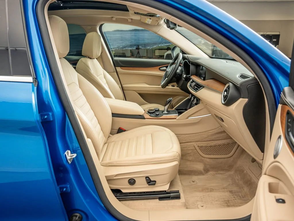 Used 2019 Misano Blue Metallic Alfa Romeo Ti image 37