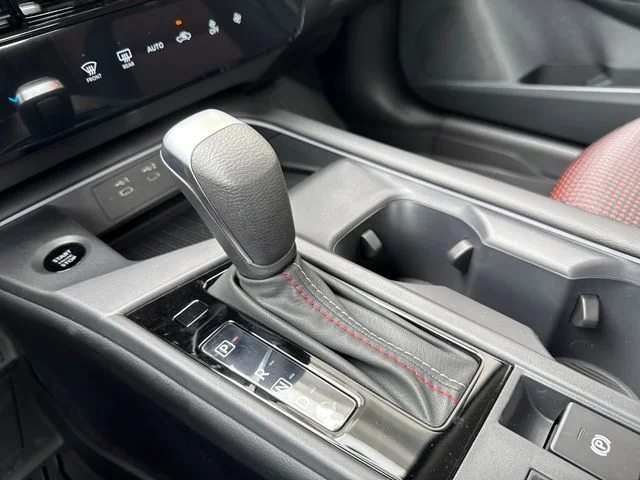 New 2026 Atlantic Gray Metallic / Super Black Two-tone Nissan SR image 19
