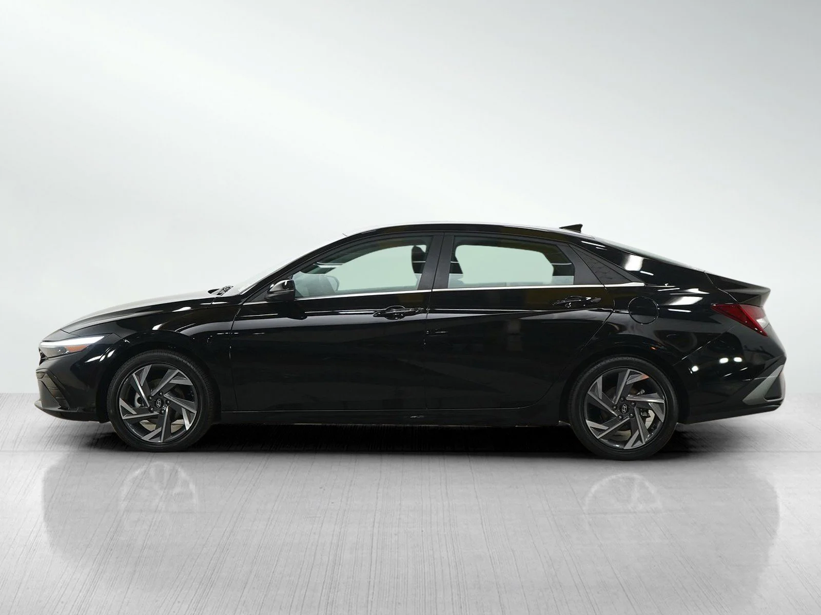 Certified 2025 Hyundai Elantra Limited with VIN KMHLN4DJ8SU140698 for sale in Minneapolis, Minnesota