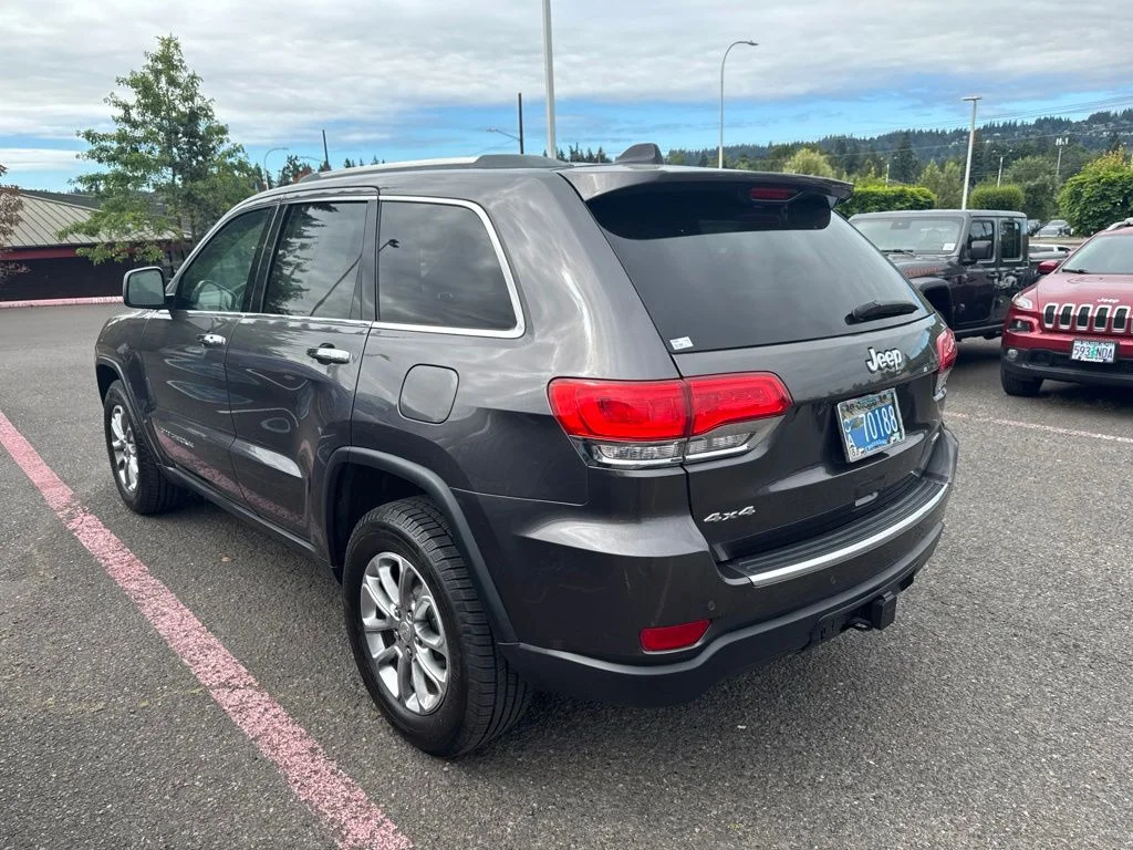 Used 2016 Granite Crystal Metallic Clearcoat Jeep Limited image 8