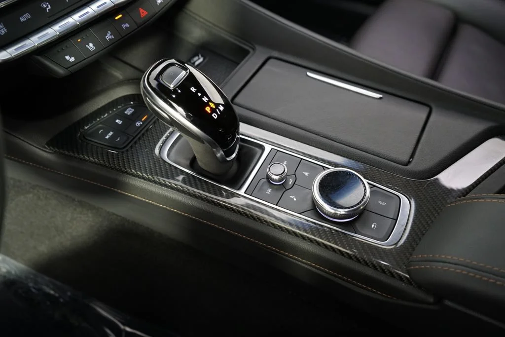 Used 2021 WAVE METALLIC Cadillac V-Series image 32