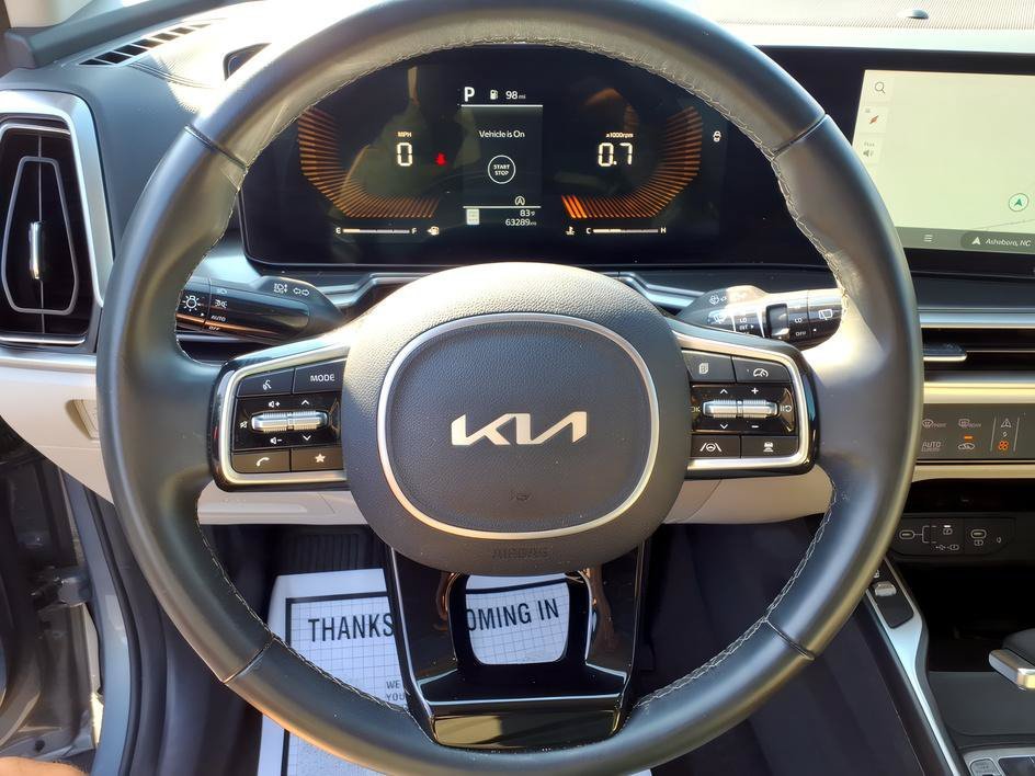 Used 2025 Everlasting Silver Kia S image 25