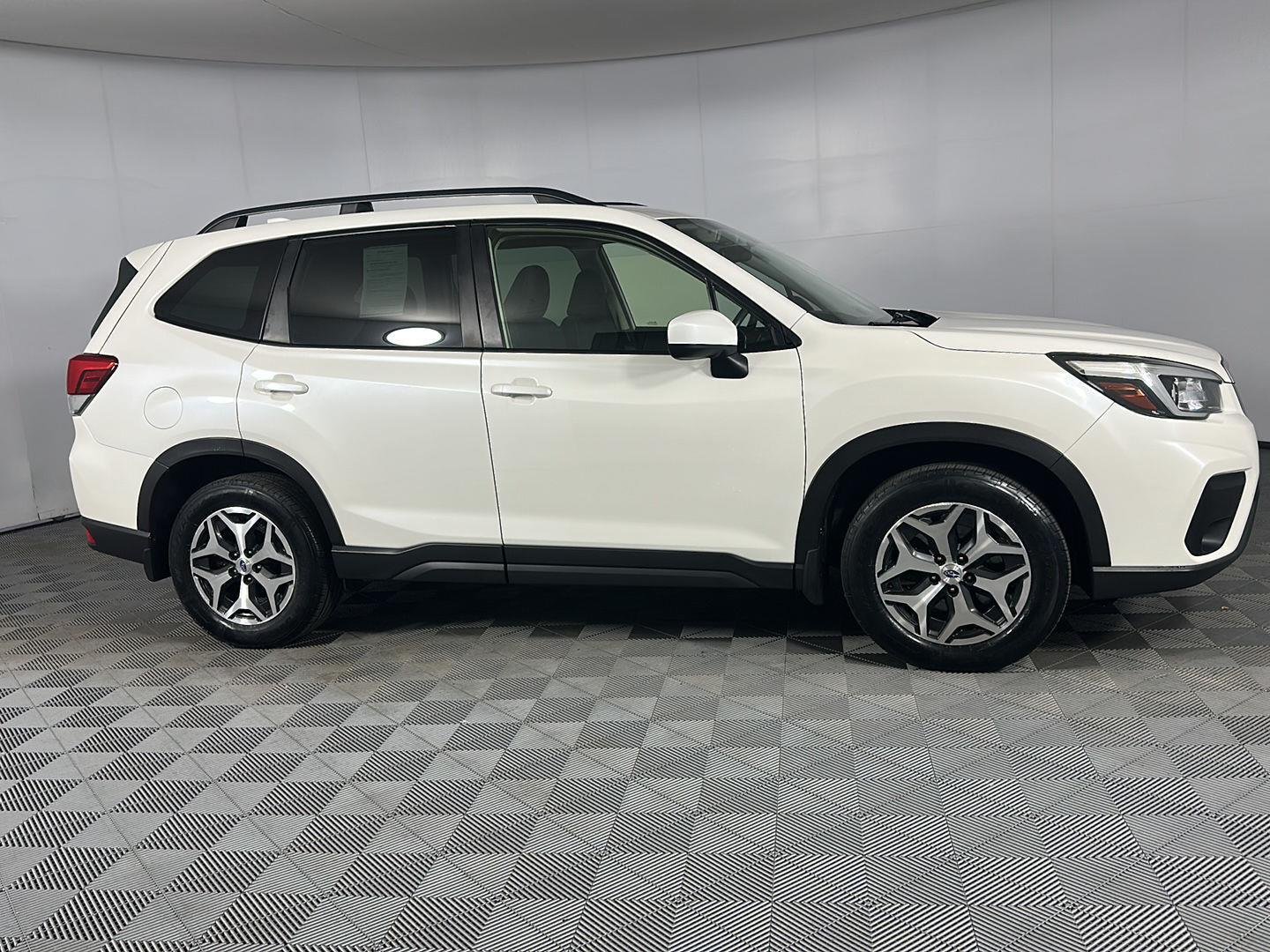 Used 2020 Crystal White Pearl Subaru Premium image 8