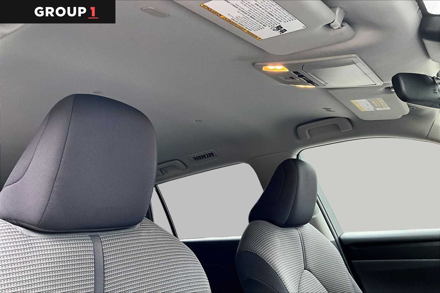 2025 Toyota Highlander LE - Photo 14