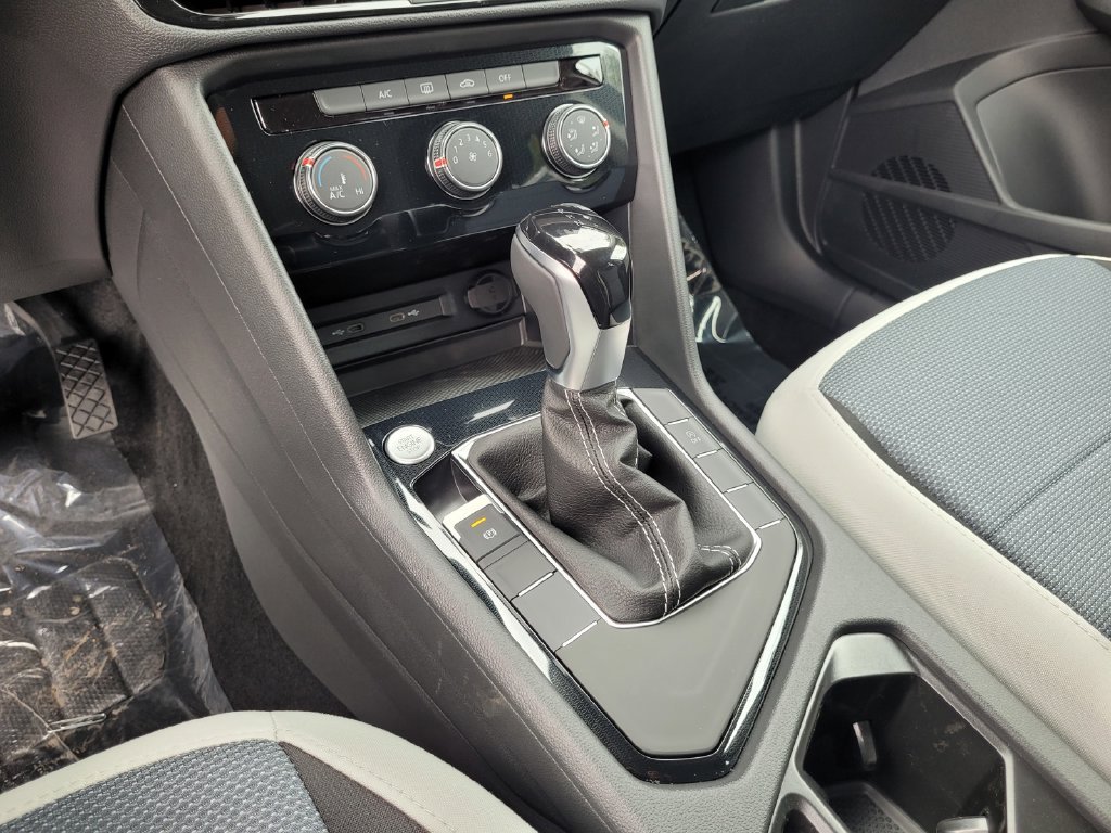 New 2027 Gray Volkswagen 1.5T S image 20