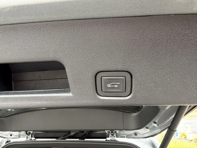 Used 2025 Gray Buick Preferred image 27