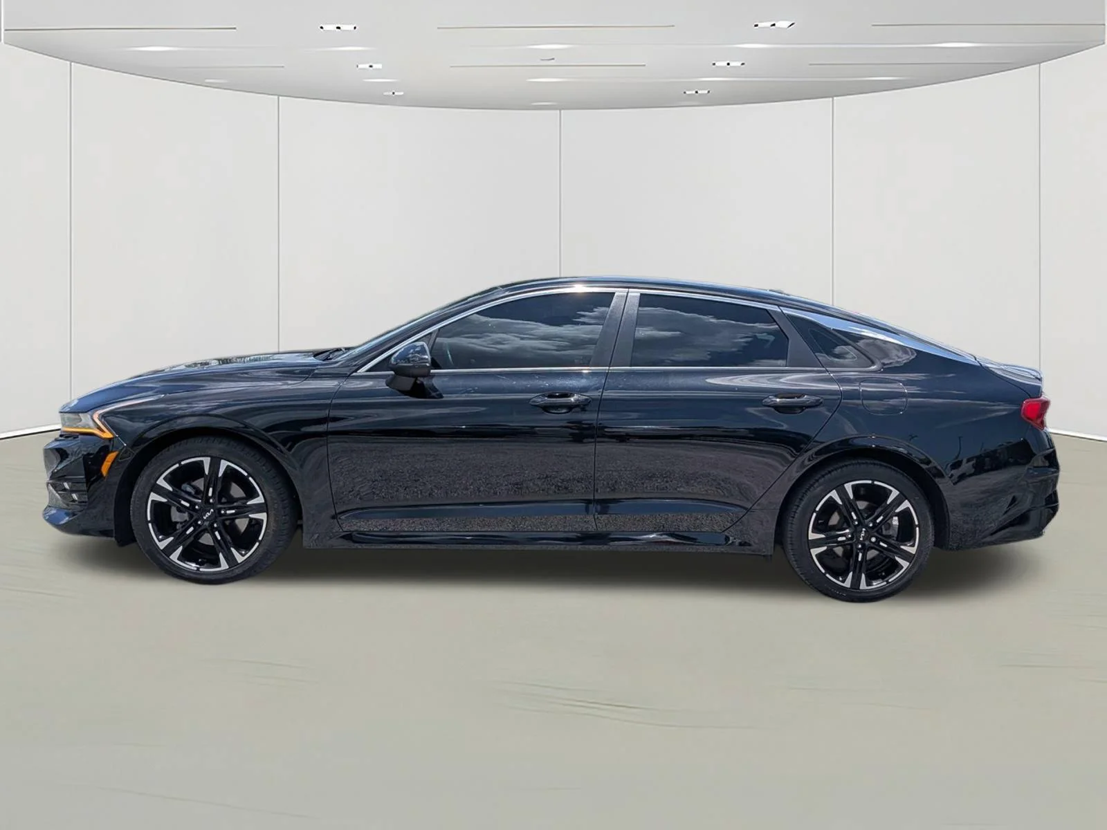 Used 2023 Black Kia GT-Line image 6