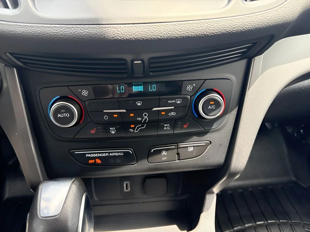 Used 2019 White Ford SEL image 19