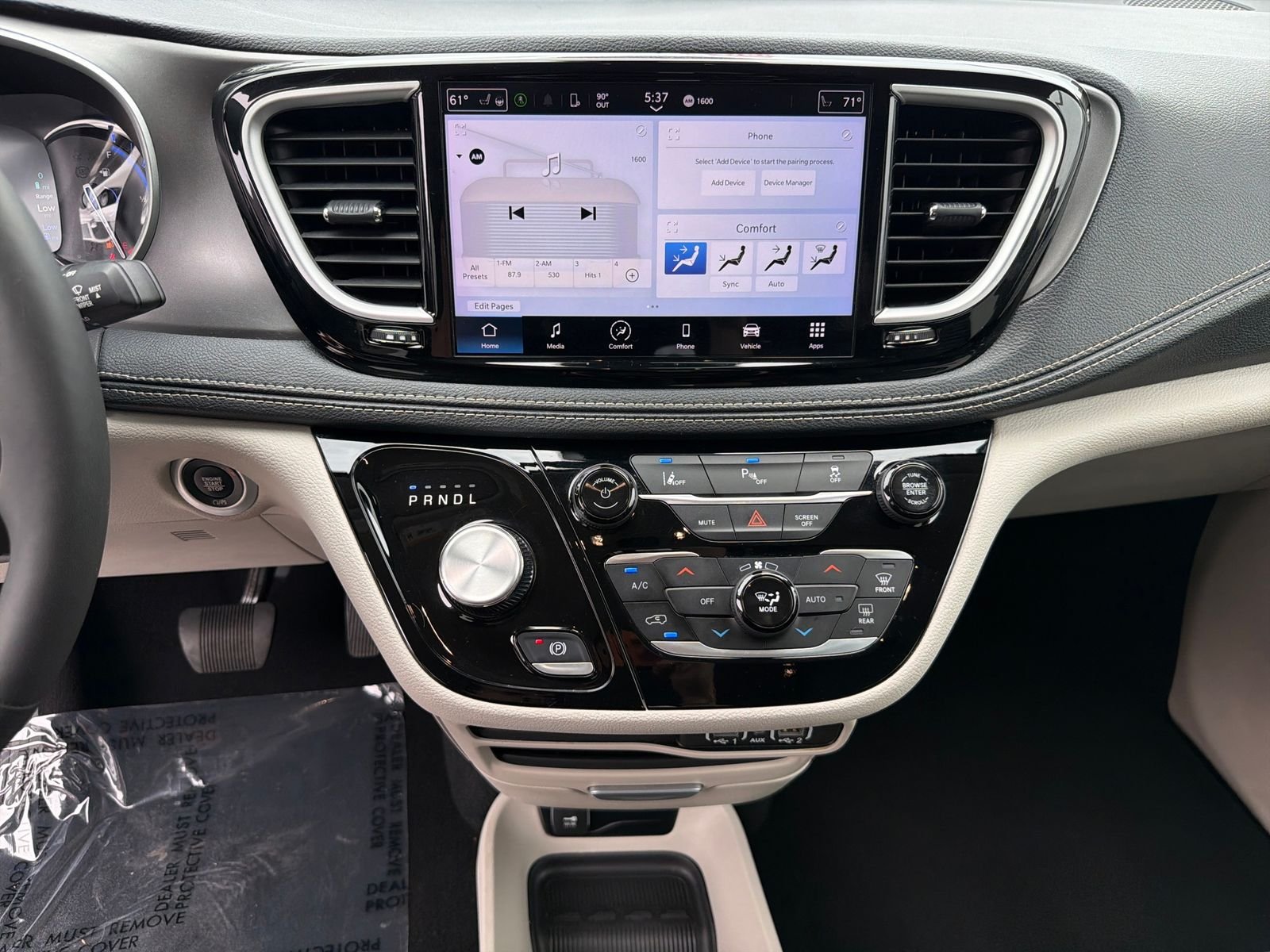 Used 2023 Crystal Metallic Chrysler Touring L image 19