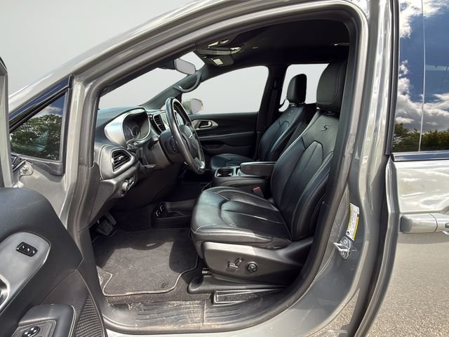 Used 2021 White Chrysler Touring L image 31