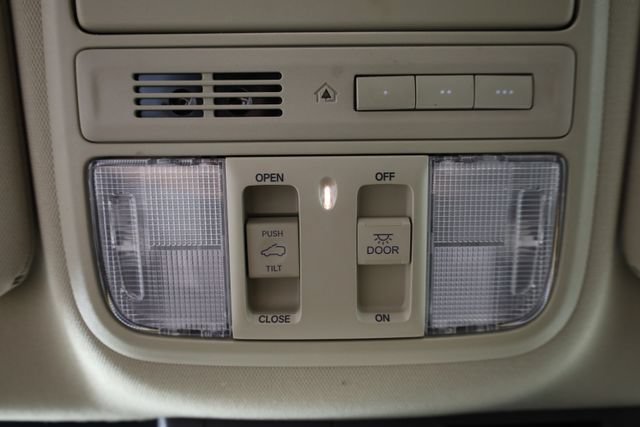 Used 2017 Beige Honda EX-L image 27
