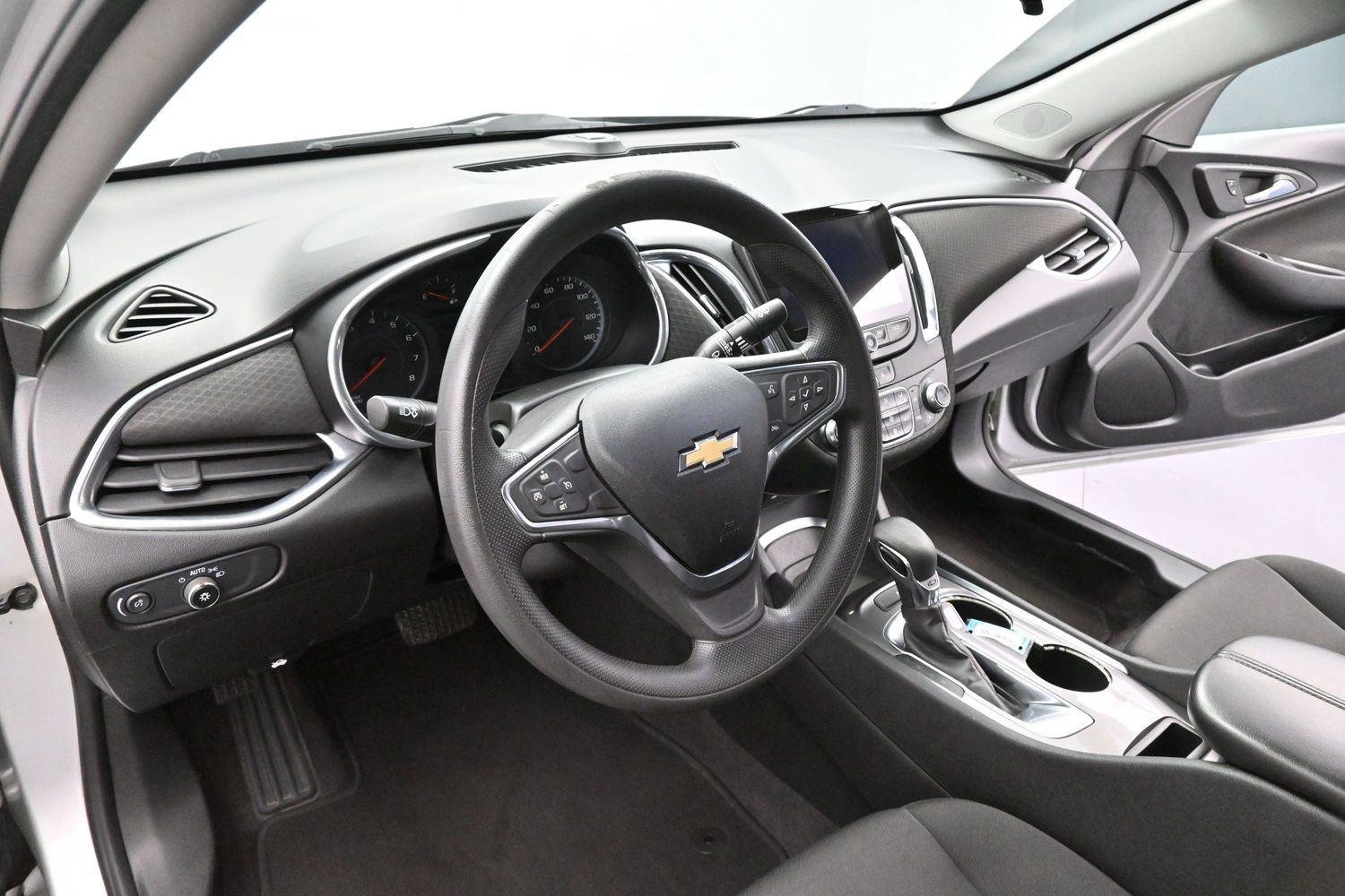 Used 2021 SILVER ICE METALLIC Chevrolet LT image 16