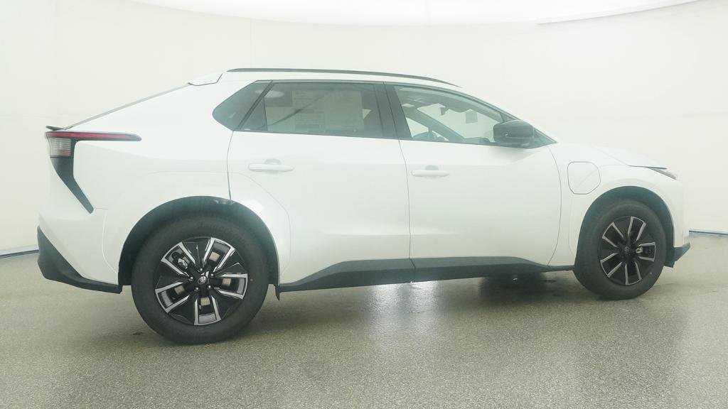 New 2026 Wind Chill Pearl Toyota XLE image 45