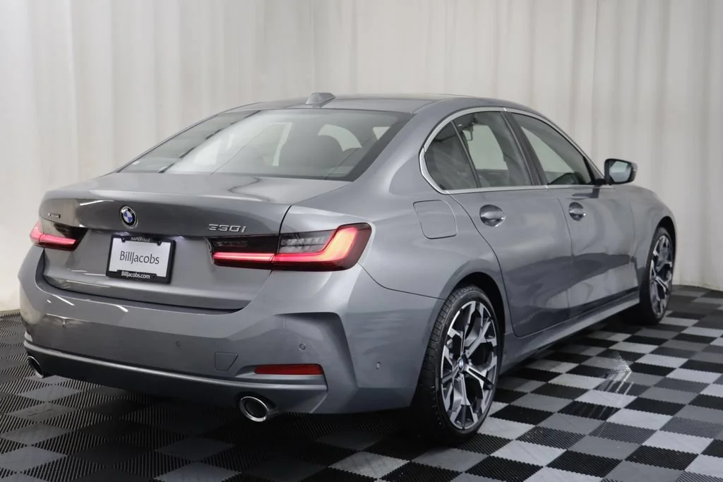 New 2026 SKYSCRAPER GREY BMW 330i NA xDrive image 17