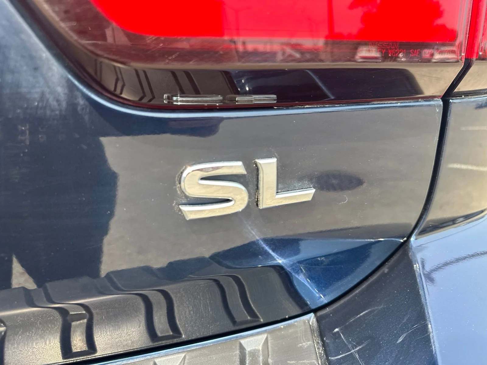 Used 2023 Blue Nissan SL image 7