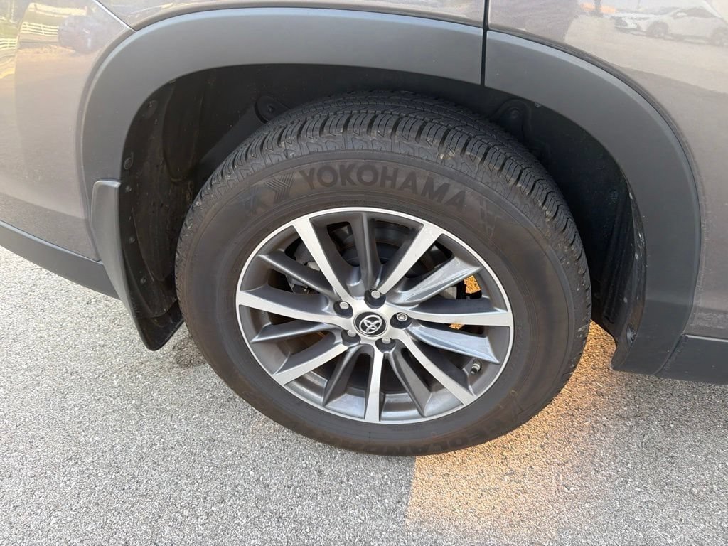 Used 2019 Predawn Gray Mica Toyota SE image 11