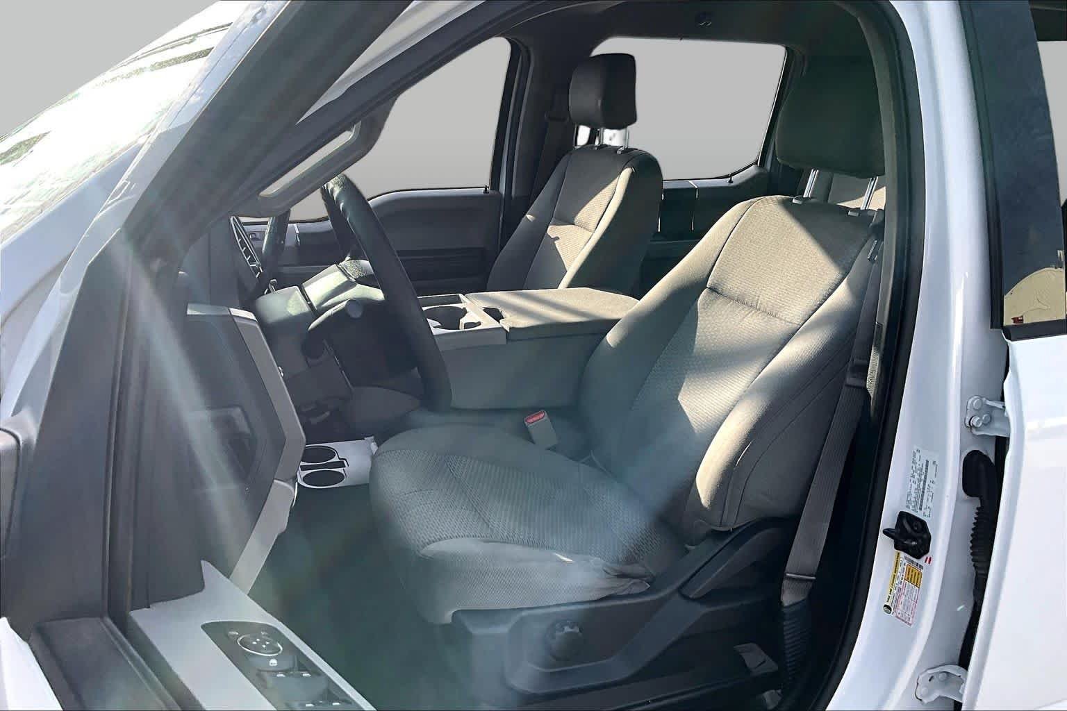 Used 2016 Oxford White Ford XLT image 8