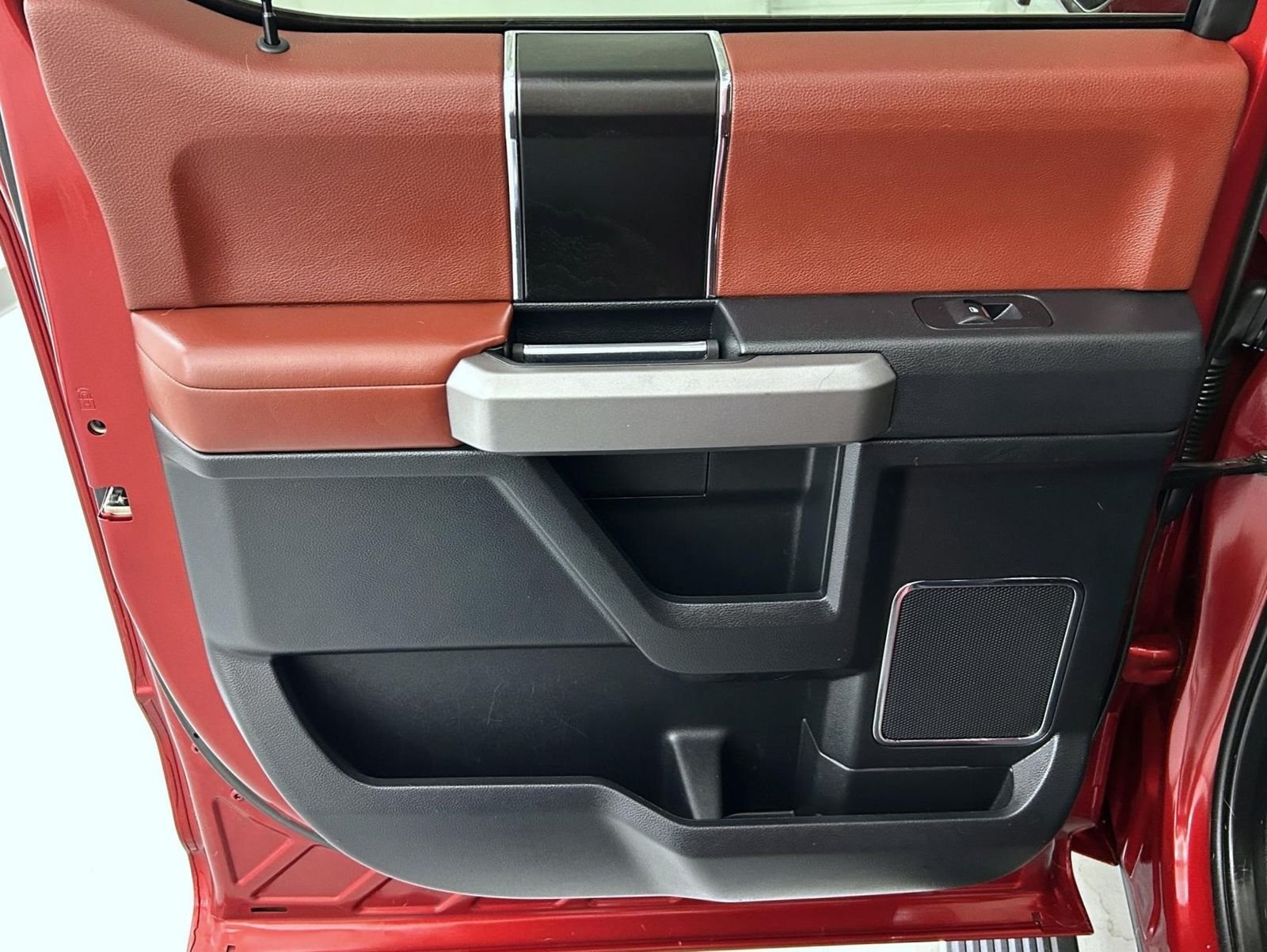 Used 2019 Red Ford Platinum image 21