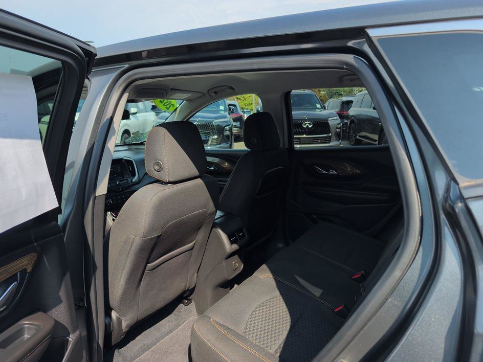 Used 2021 Graphite Gray Metallic GMC SLE image 9
