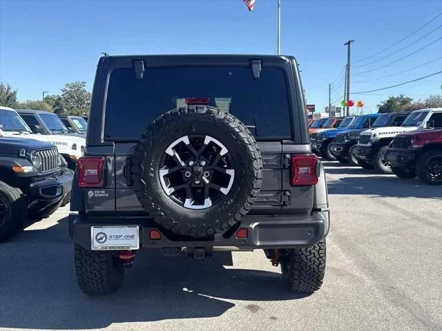 New 2026 Granite Crystal Metallic Clear-Coat Exterior Paint Jeep Rubicon image 6