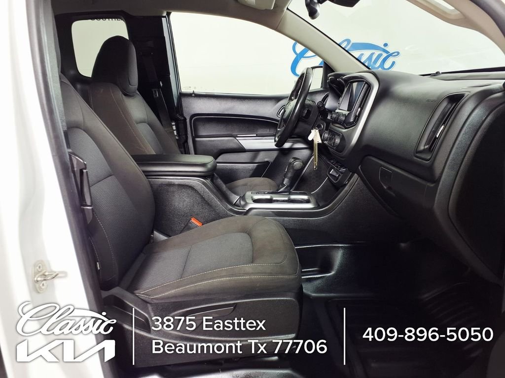 Used 2021 White Chevrolet LT image 13