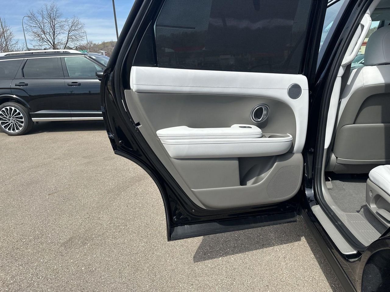 New 2026 Black Hyundai SEL Premium 7P image 25