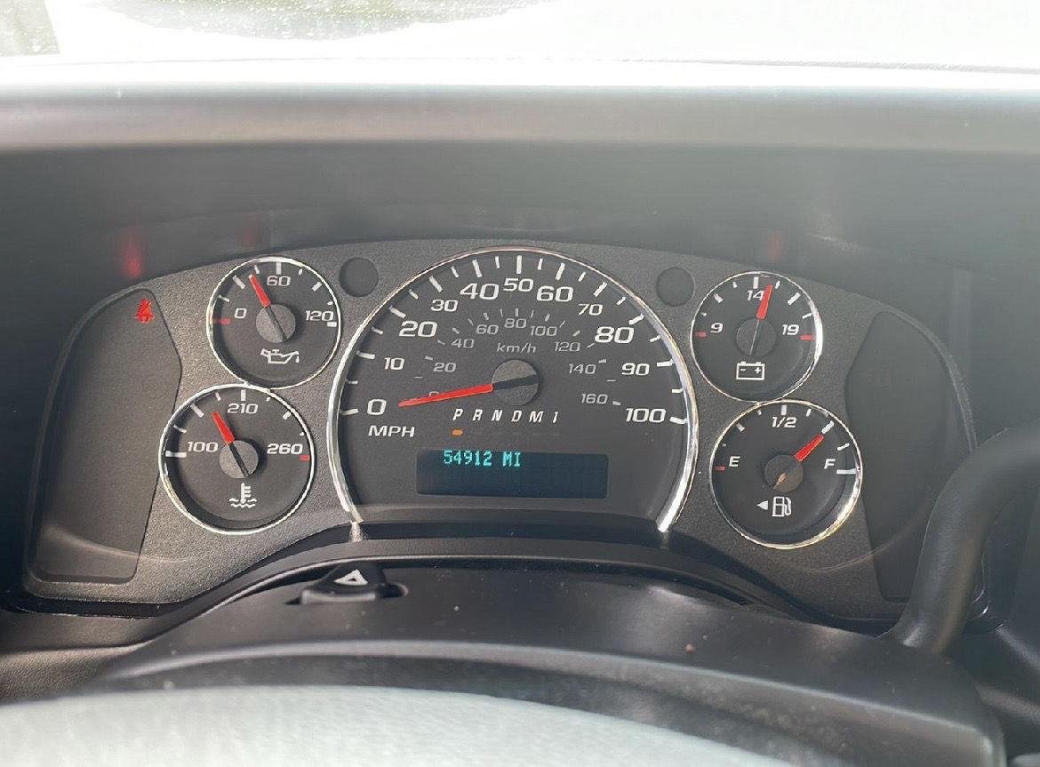 Used 2021 Summit White Chevrolet  image 19