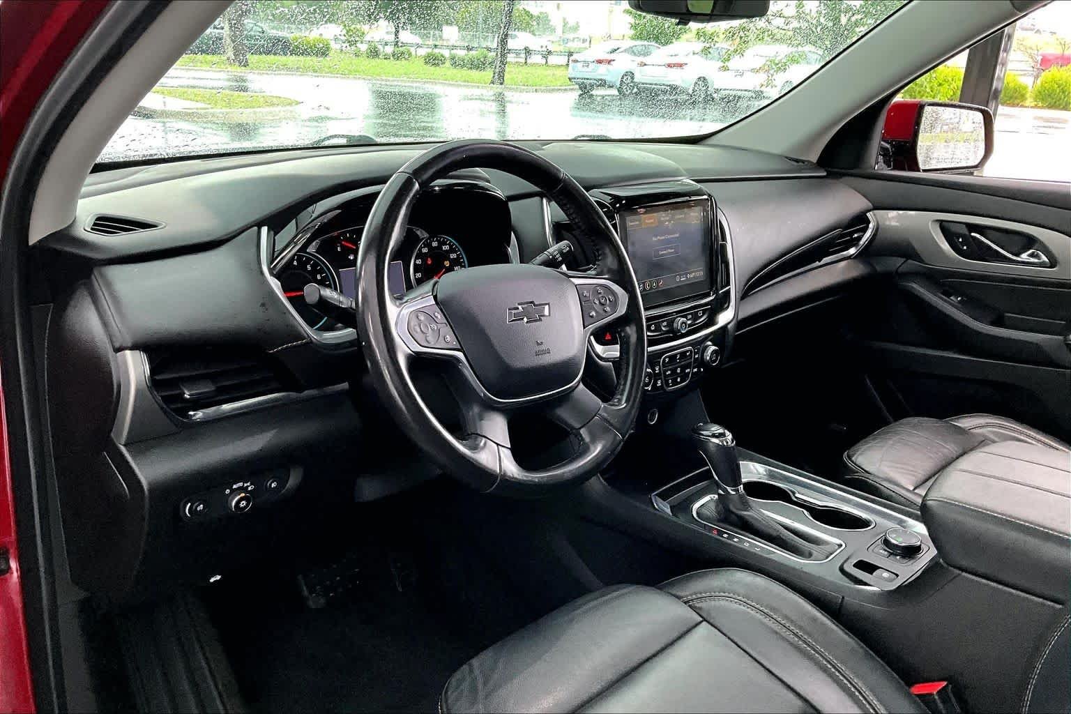 Used 2020 Cajun Red Tintcoat Chevrolet RS image 18
