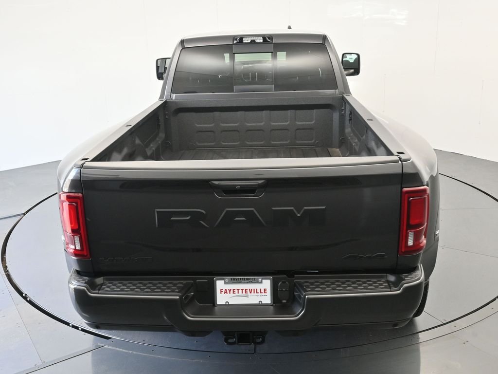 New 2026 Granite Crystal Metallic Clear-Coat Exterior Paint RAM Laramie image 30