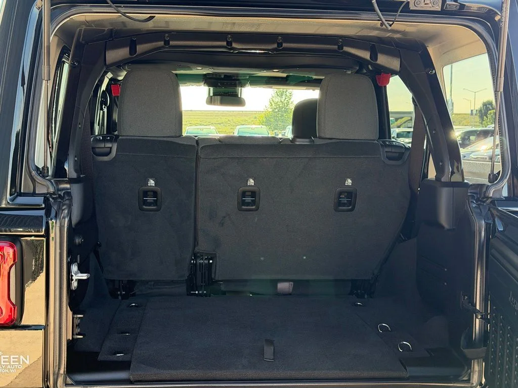Used 2025 Black Jeep Rubicon image 10