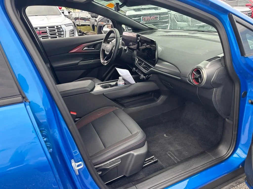 Used 2025 Riptide Blue Metallic Chevrolet RS image 9