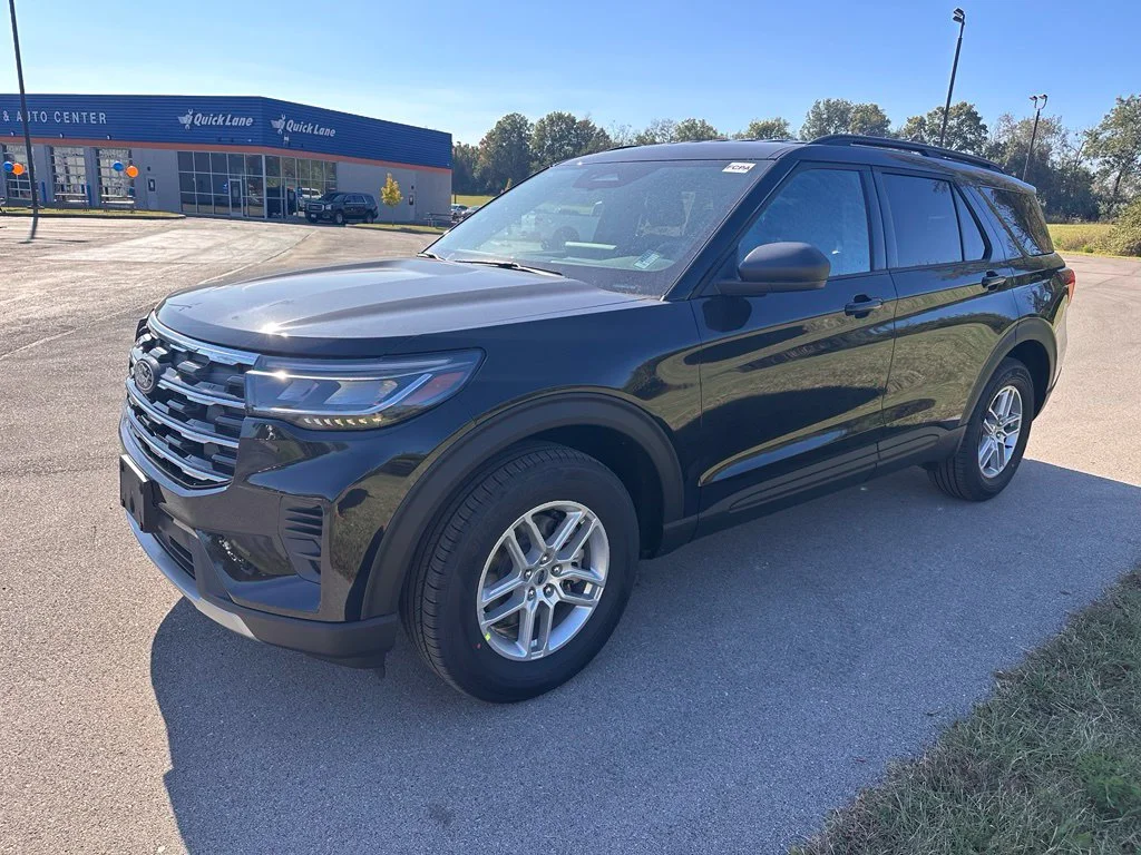 New 2027 Agate Black Metallic Ford Active image 5