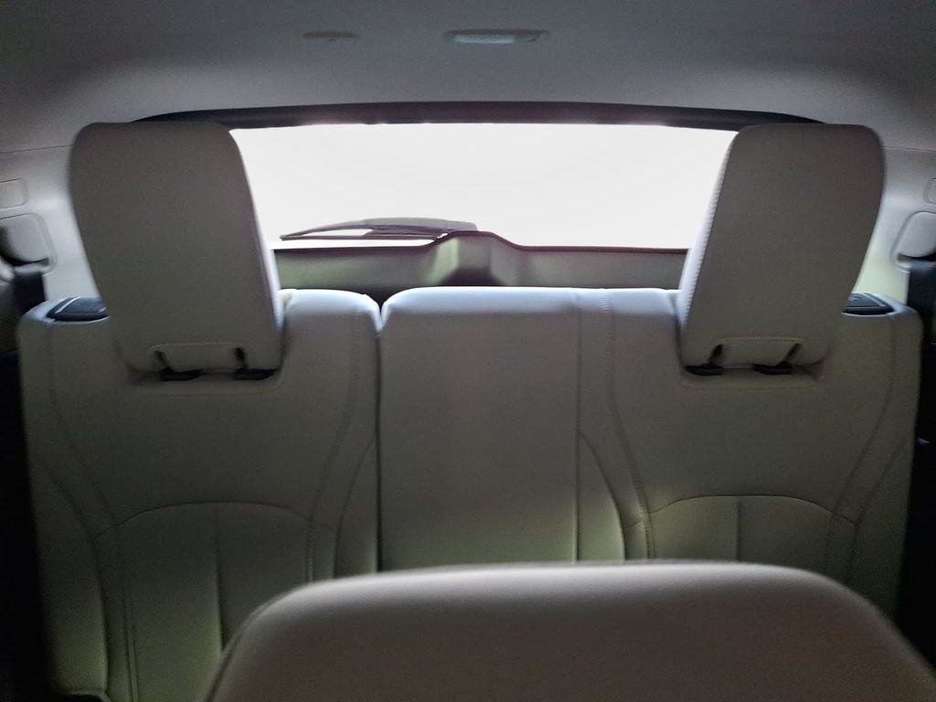 New 2027 GRAPHITE SHADOW INFINITI Luxe AWD image 11