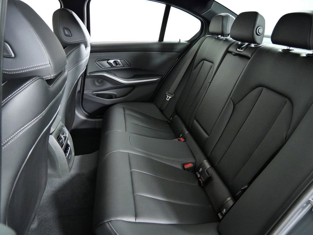 2026 BMW 3 Series 330i - Photo 31