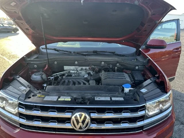 Used 2018 Red Volkswagen SEL image 27