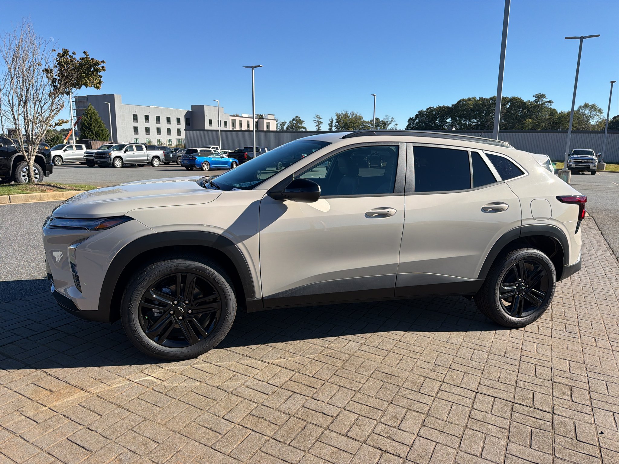 New 2026 White Sands Chevrolet ACTIV image 4