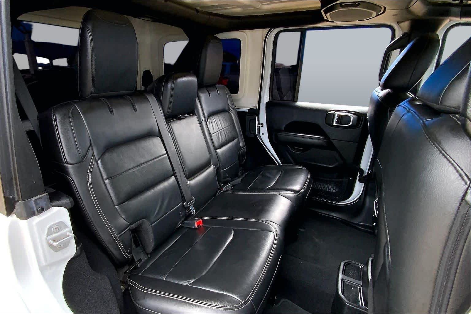 Used 2018 Bright White Clearcoat Jeep Sahara image 20