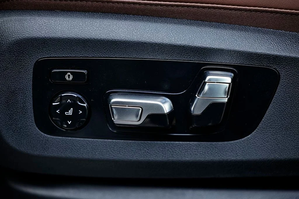 New 2026 Skyscraper Grey Metallic BMW xDrive40i image 23