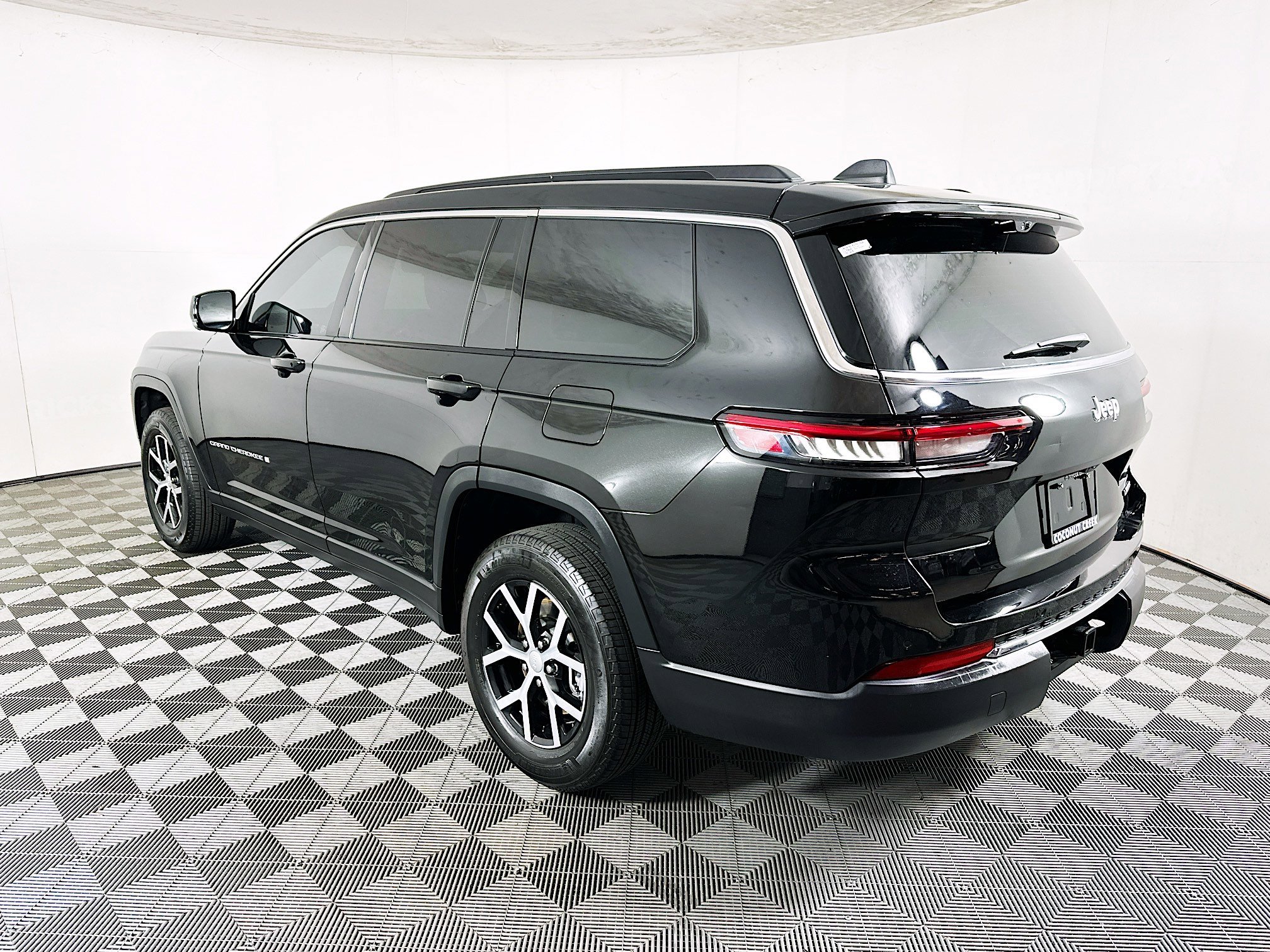 2025 Jeep Grand thumbnail 7